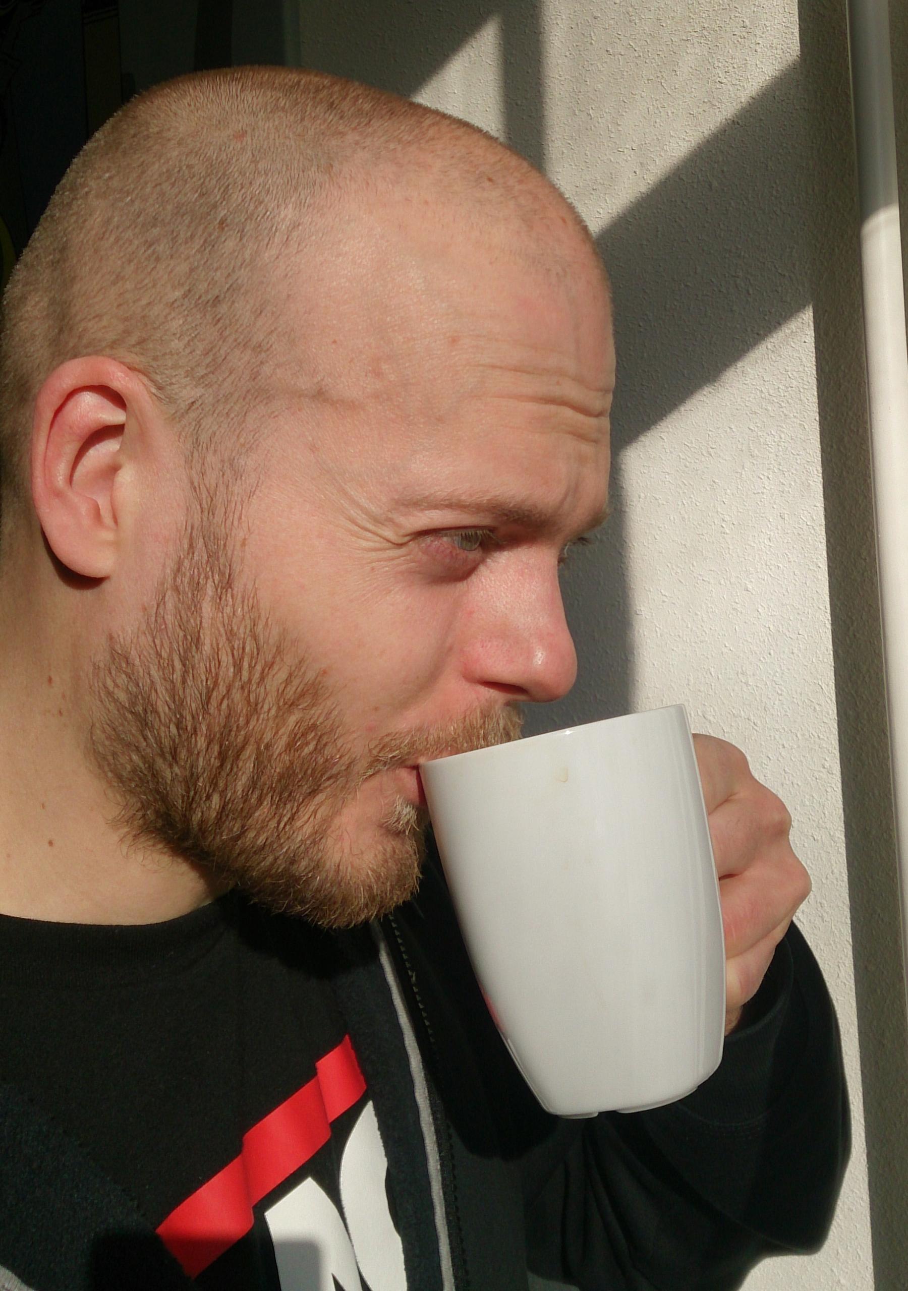 Joep drinking coffee